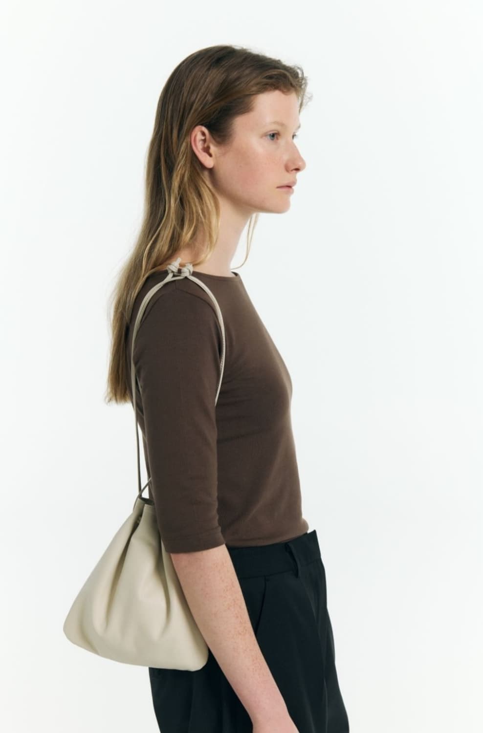 Douce Pouch Bag in Cream 상품이미지1