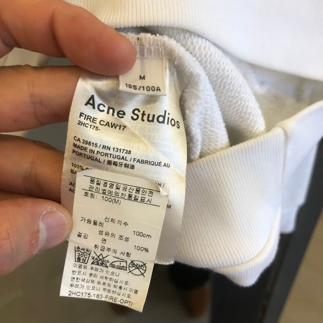 아크네 립스틱 스웻셔츠 상품이미지3