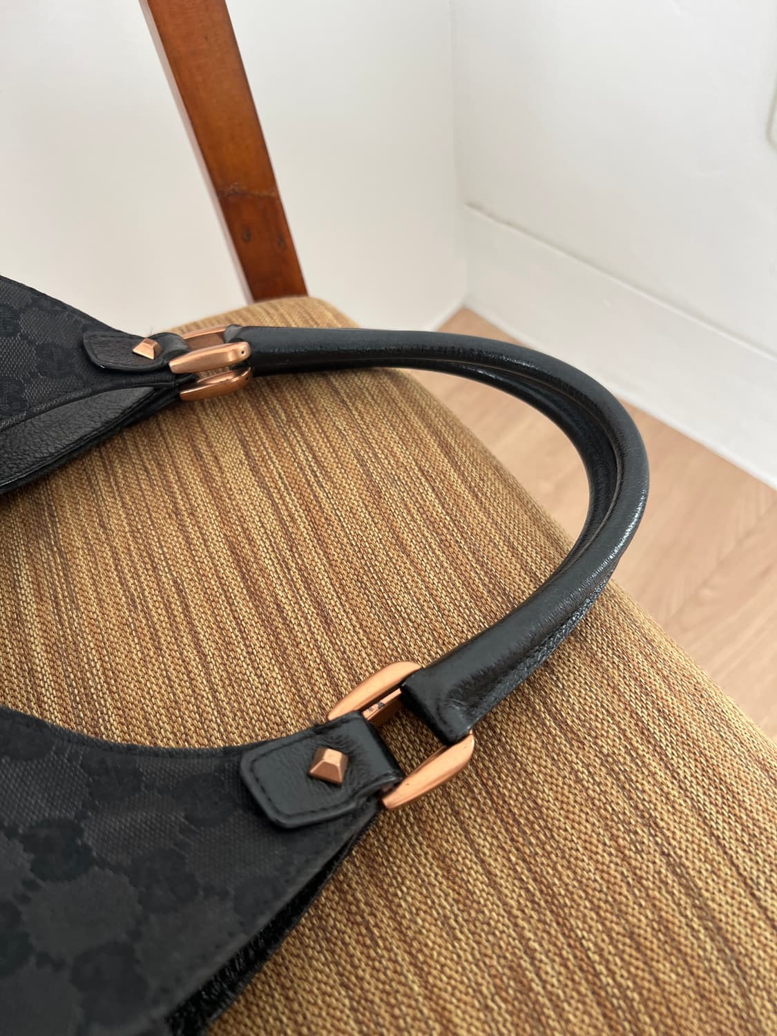 구찌 재키백 블랙 GG 로고 숄더백 상품이미지10