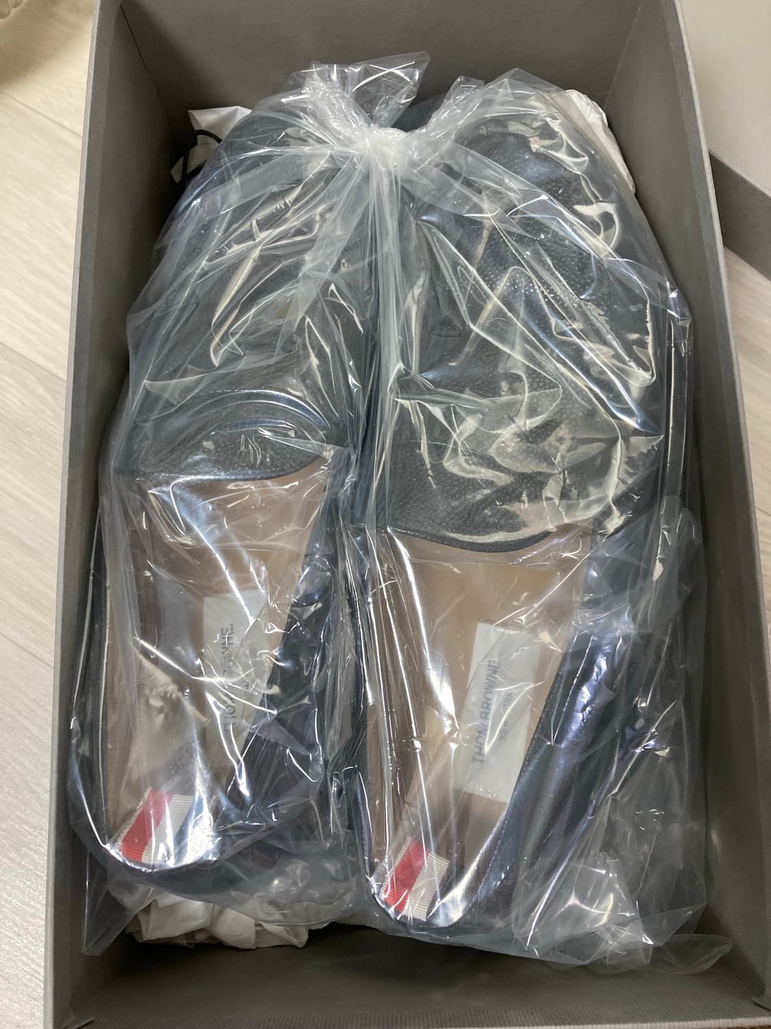 [톰브라운] 114만원 로퍼 신품(새거) 40% 할인 (새거) 가격 상품이미지3