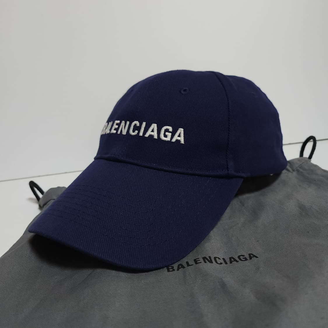 [L] 발렌시아가 네이비 자수 로고 볼캡 모자 상품이미지1