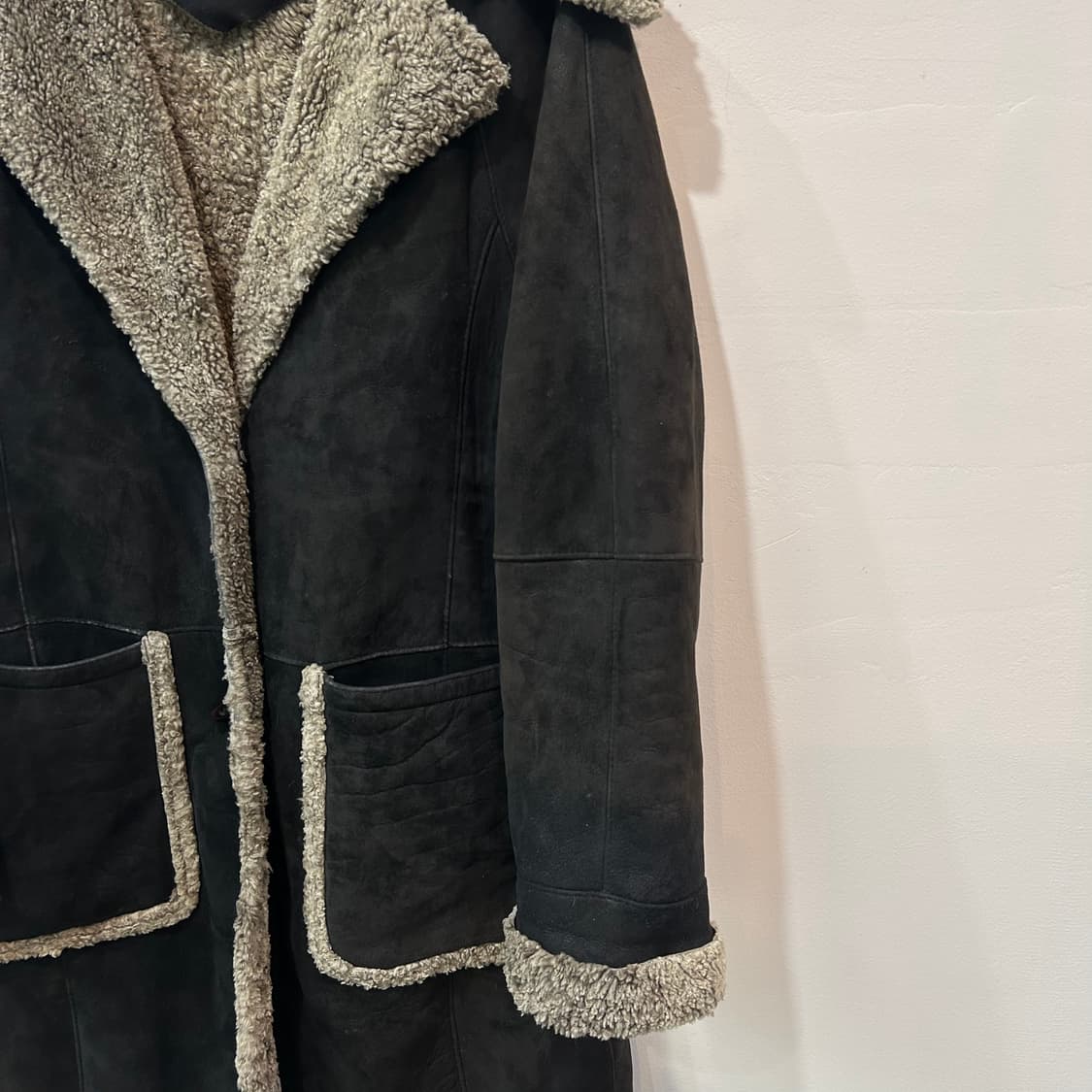 블랙 양가죽 무스탕 코트 상품이미지7