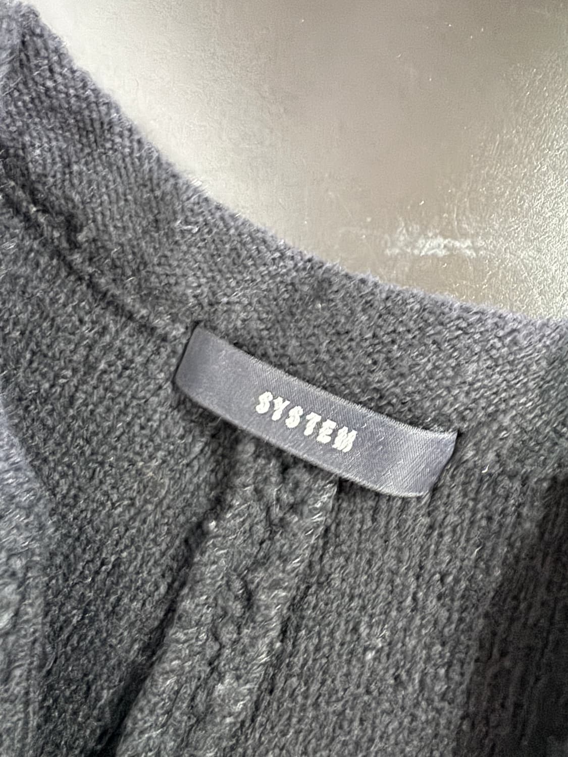 여성 한섬 시스템 뽀글이 원 버튼 가디건 블랙 상품이미지3