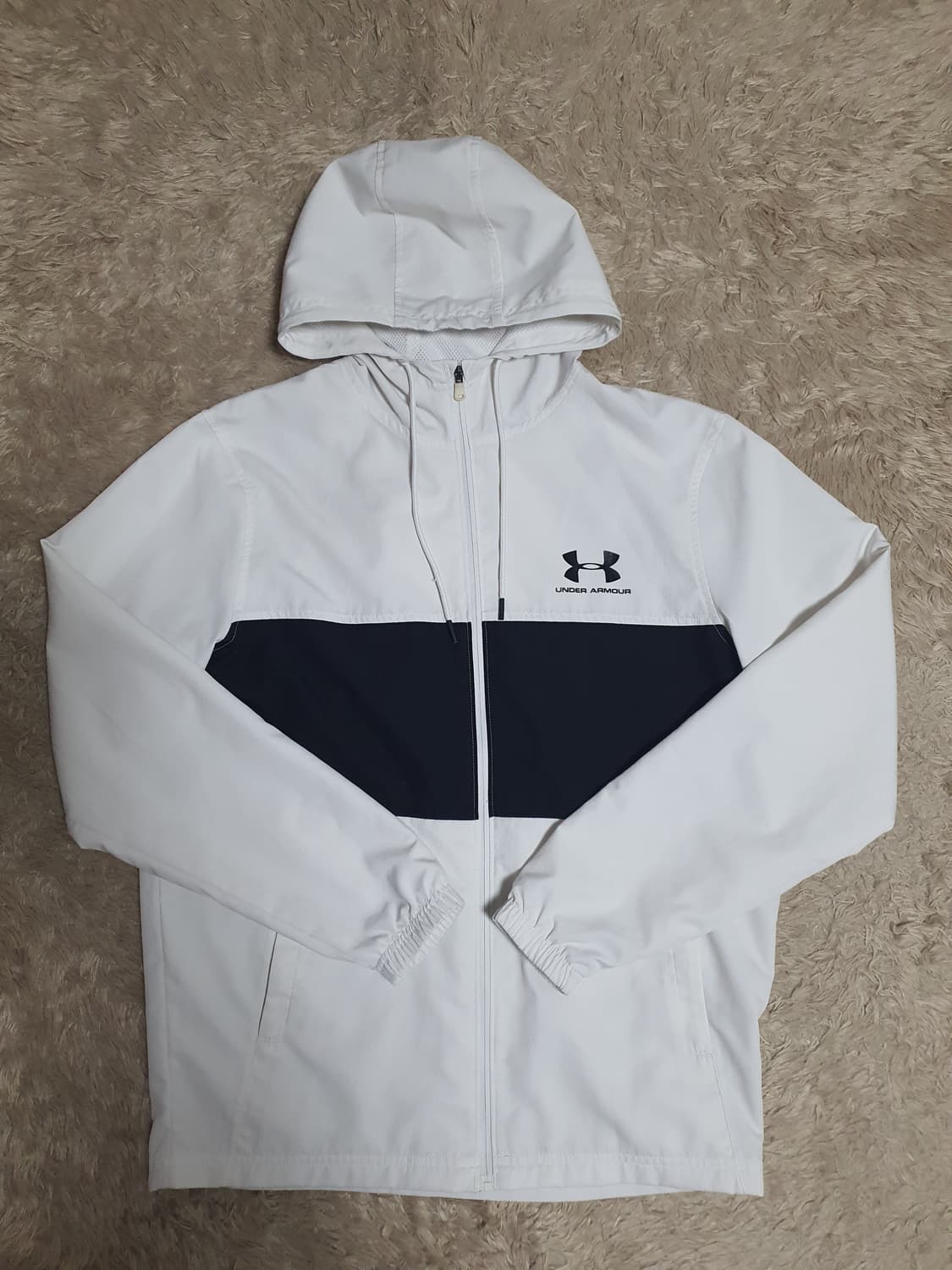 언더아머 바람막이 상태좋고깨끗해요 사이즈  95 상품이미지1