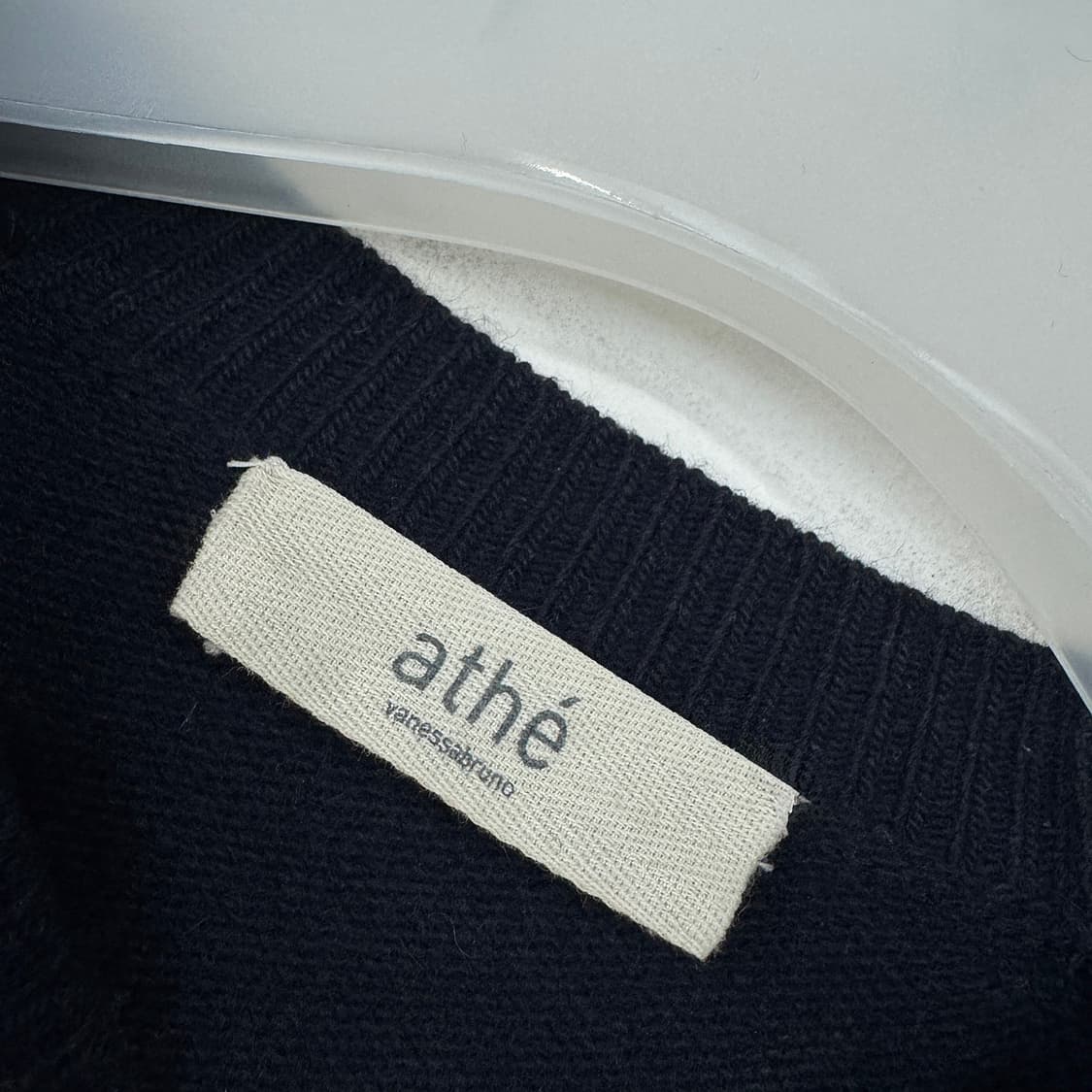 바네사브루노 아떼 2024 루즈핏 크롭 울 니트 상품이미지2