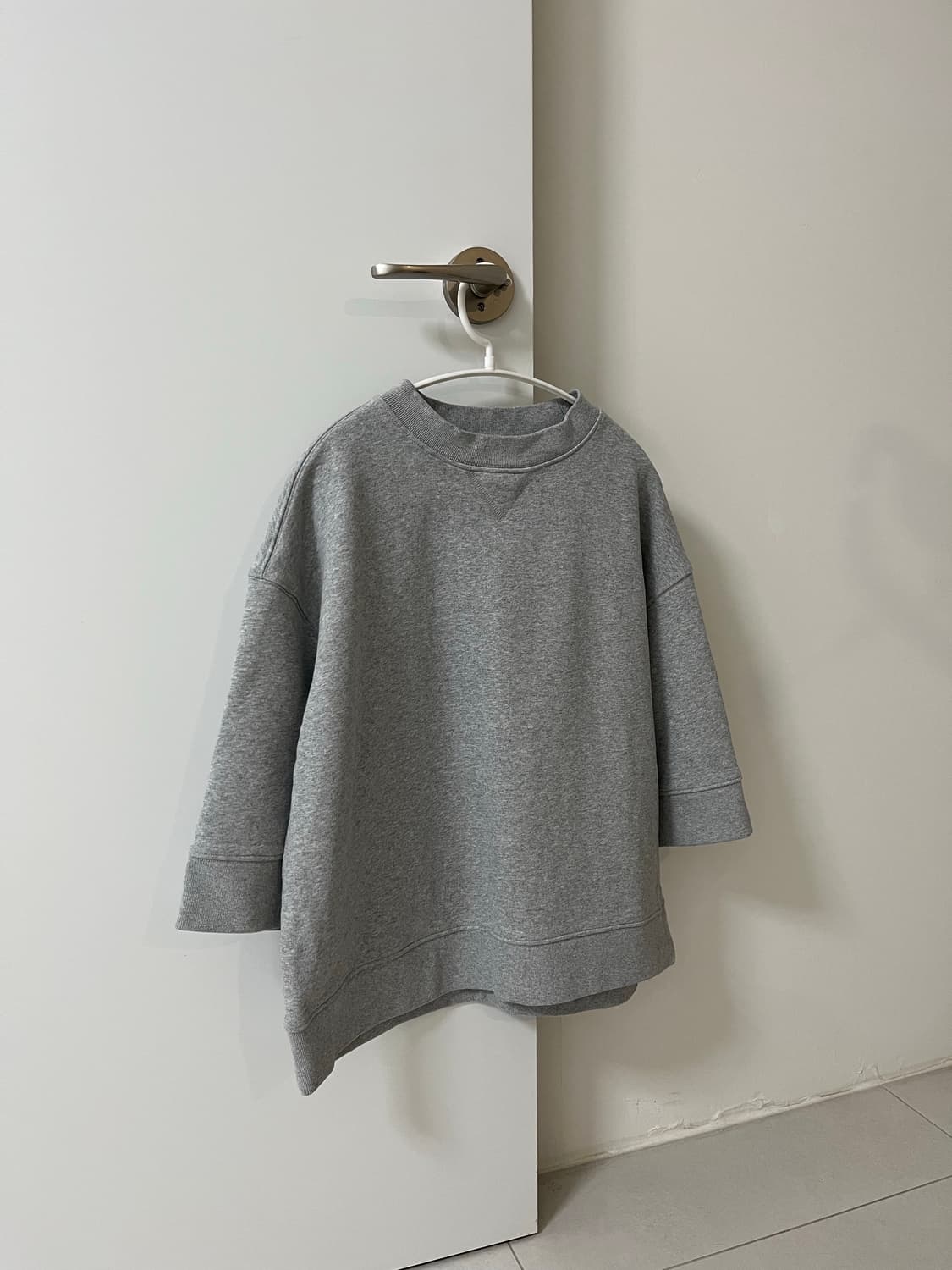 스튜디오니콜슨 맨투맨 상품이미지1