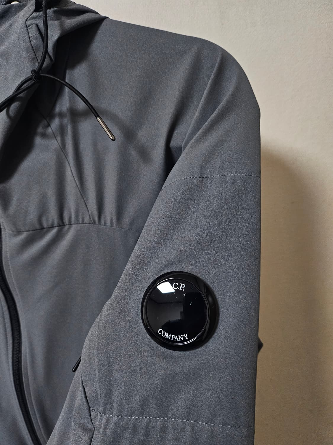 cp컴퍼니 그레이 바람막이 95 상품이미지2