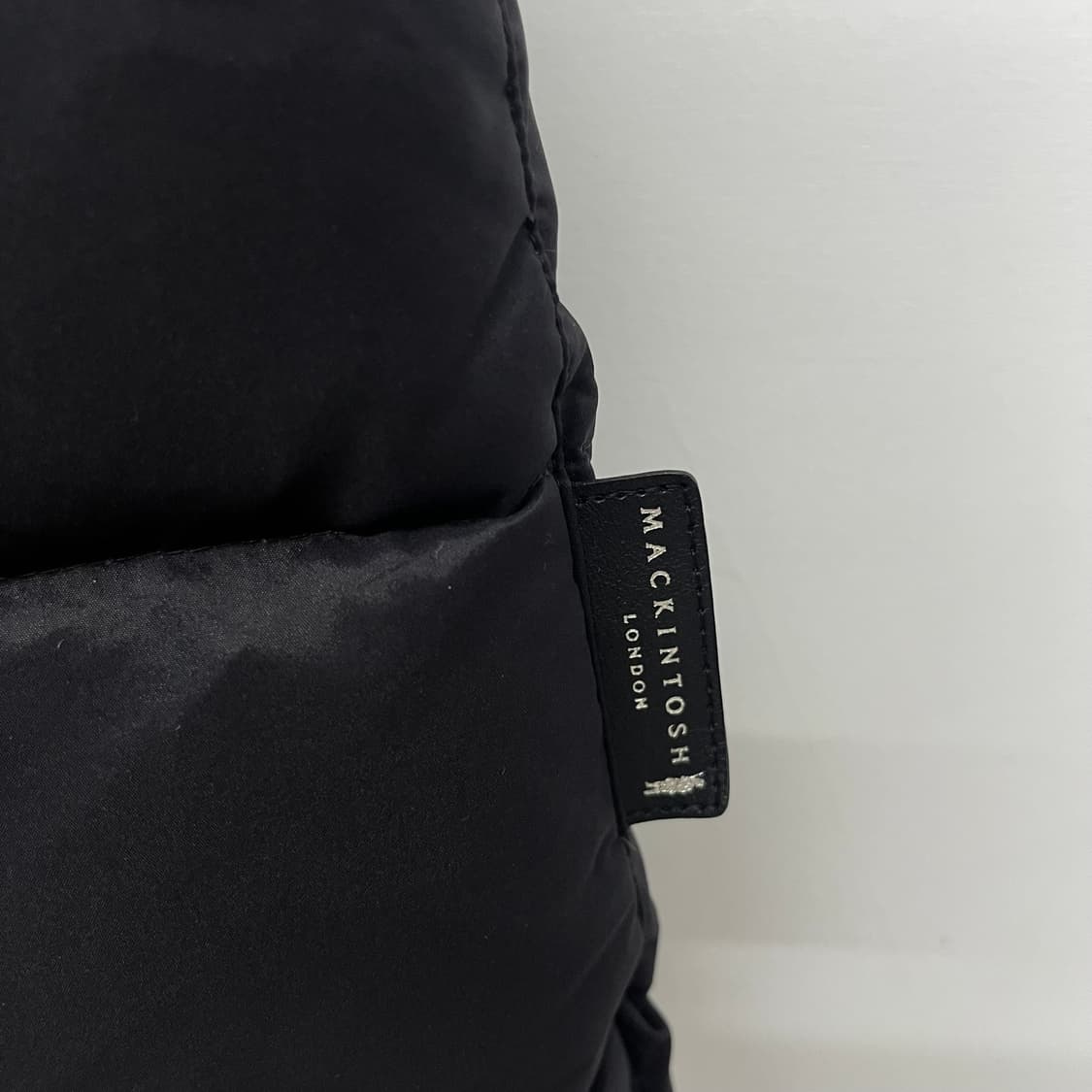 MACKINTOSH 블랙 패딩 조끼 상품이미지4