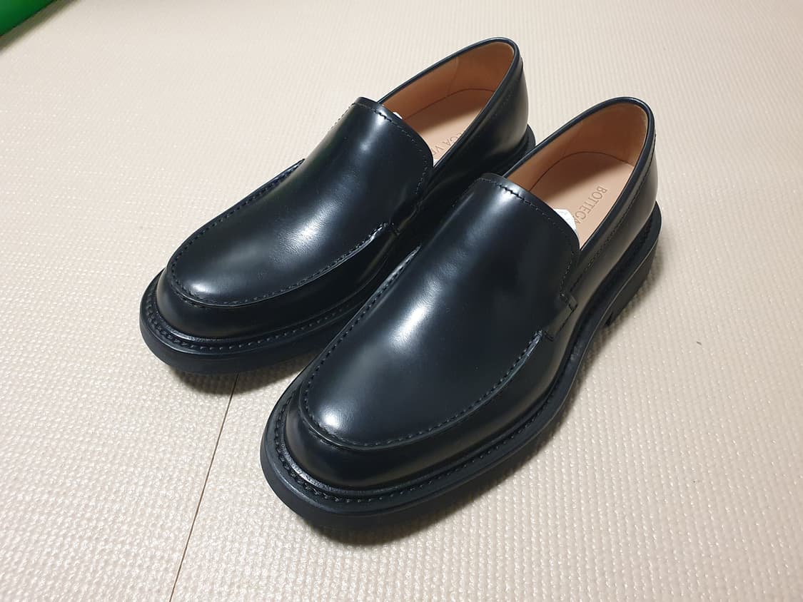 보테가베네타 블랙 로퍼 상품이미지1