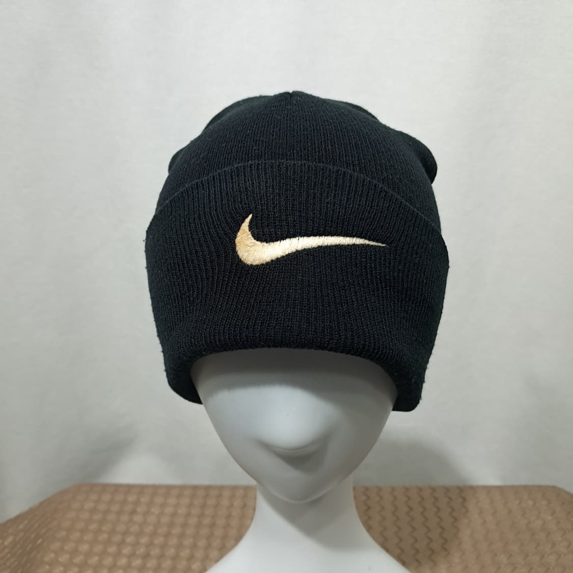 대만판 나이키 90s 블랙 & 골드 스우시 자수 아크릴 비니 P2013 상품이미지3