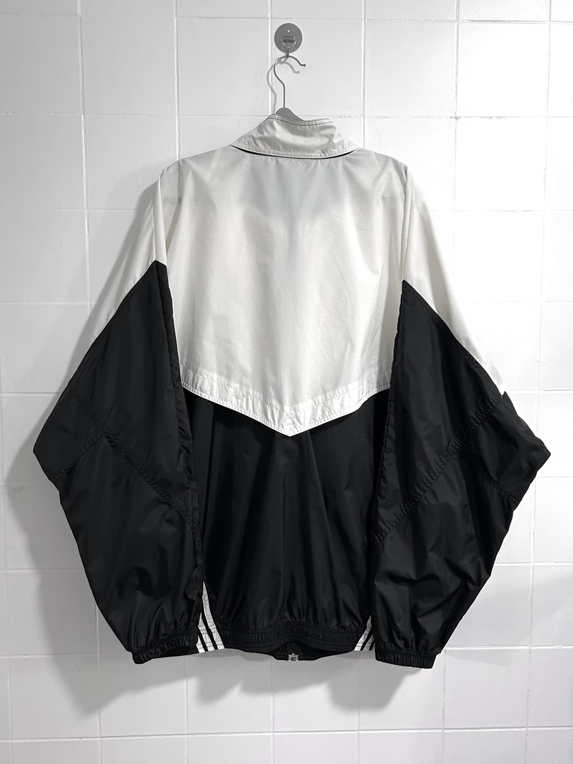 아디다스 90s 범고래 바람막이 상품이미지2