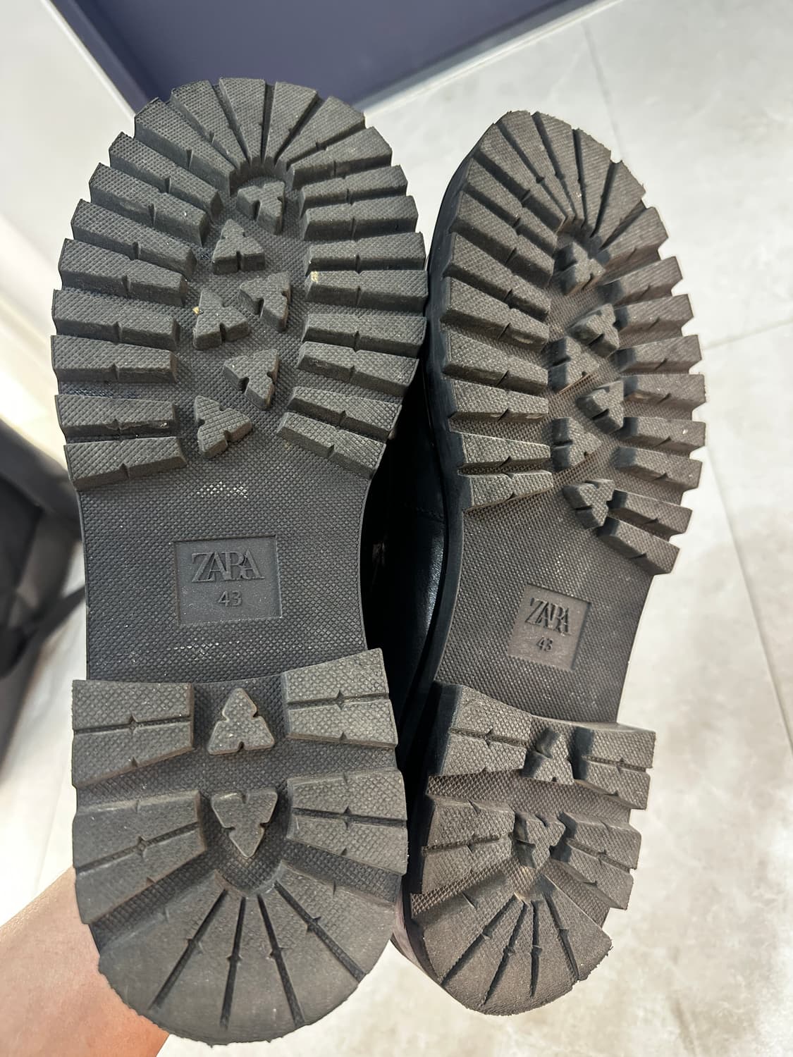 (43,275) 자라 남성 소가죽 블랙 로퍼 상품이미지4