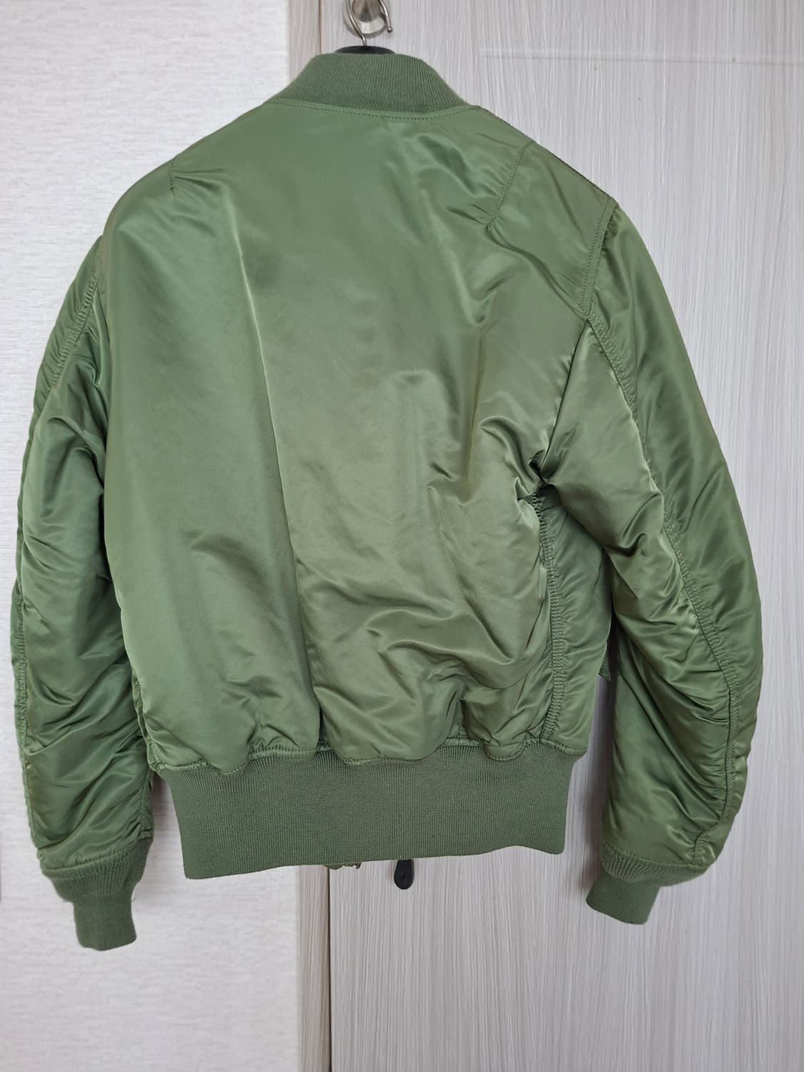 알파인더스트리 MA-1 세이지그린 레귤러 S 상품이미지2