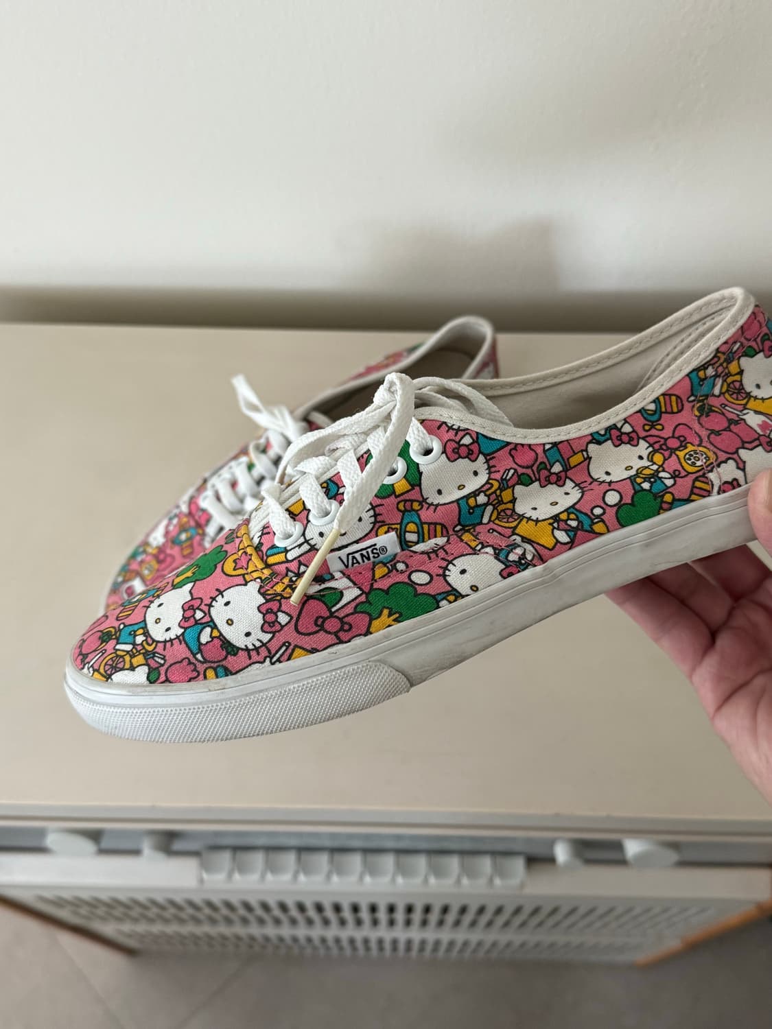 Vans x kitty (240 size) 상품이미지3