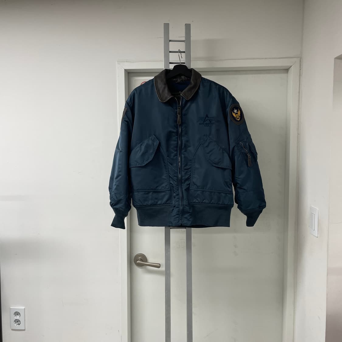 알파인더스트리 CWU-45P 항공 자켓 - 상품이미지1