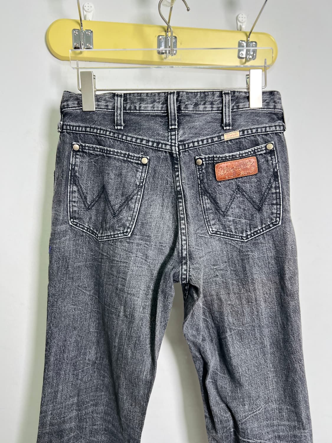 랭글러 빈티지 블랙 워싱 부츠컷 데님 팬츠 상품이미지5