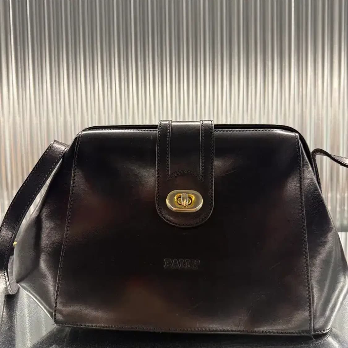 Bally 발리 블랙 레더 크로스백 상품이미지2