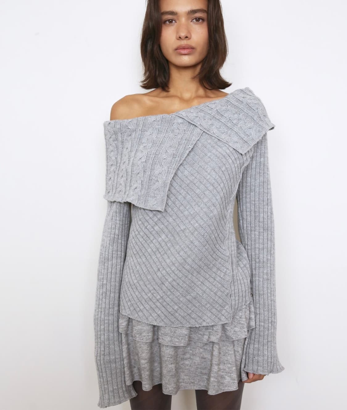 CHUNKY CABLE OFF-SHOULDER SWEATER, GREY 상품이미지1