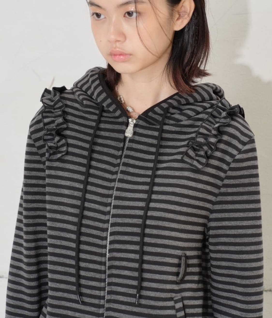 타입서비스 24FW 해린착용 상품이미지2