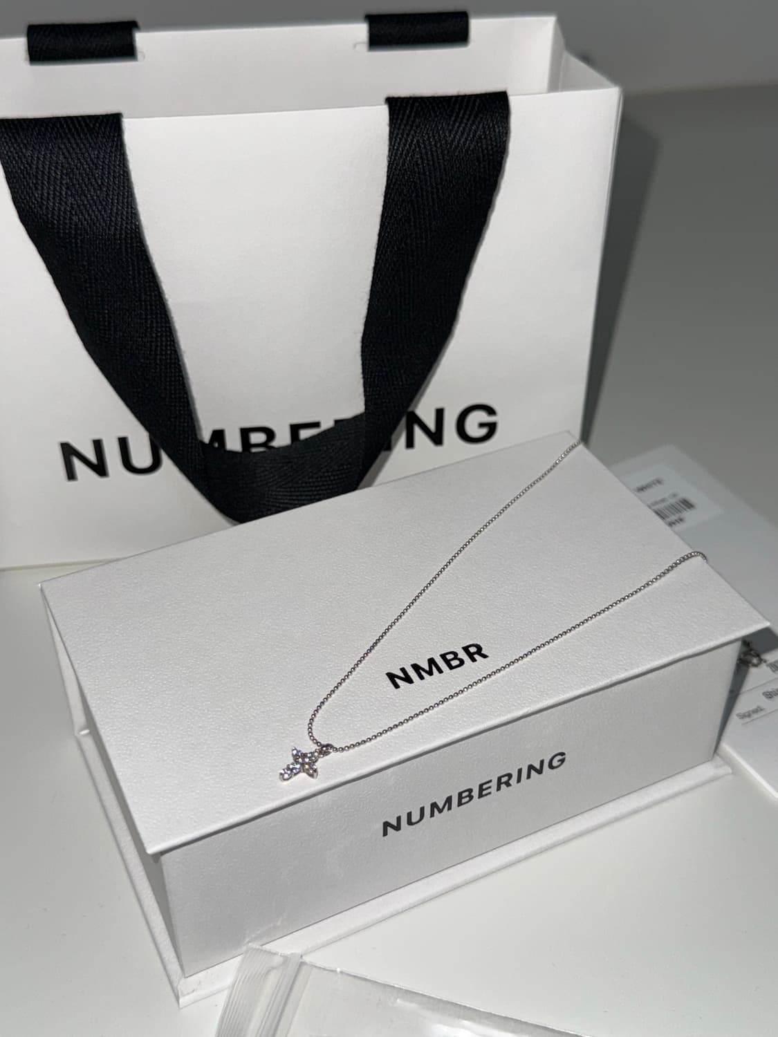 [넘버링] 스몰 크로스 네크리스 상품이미지1