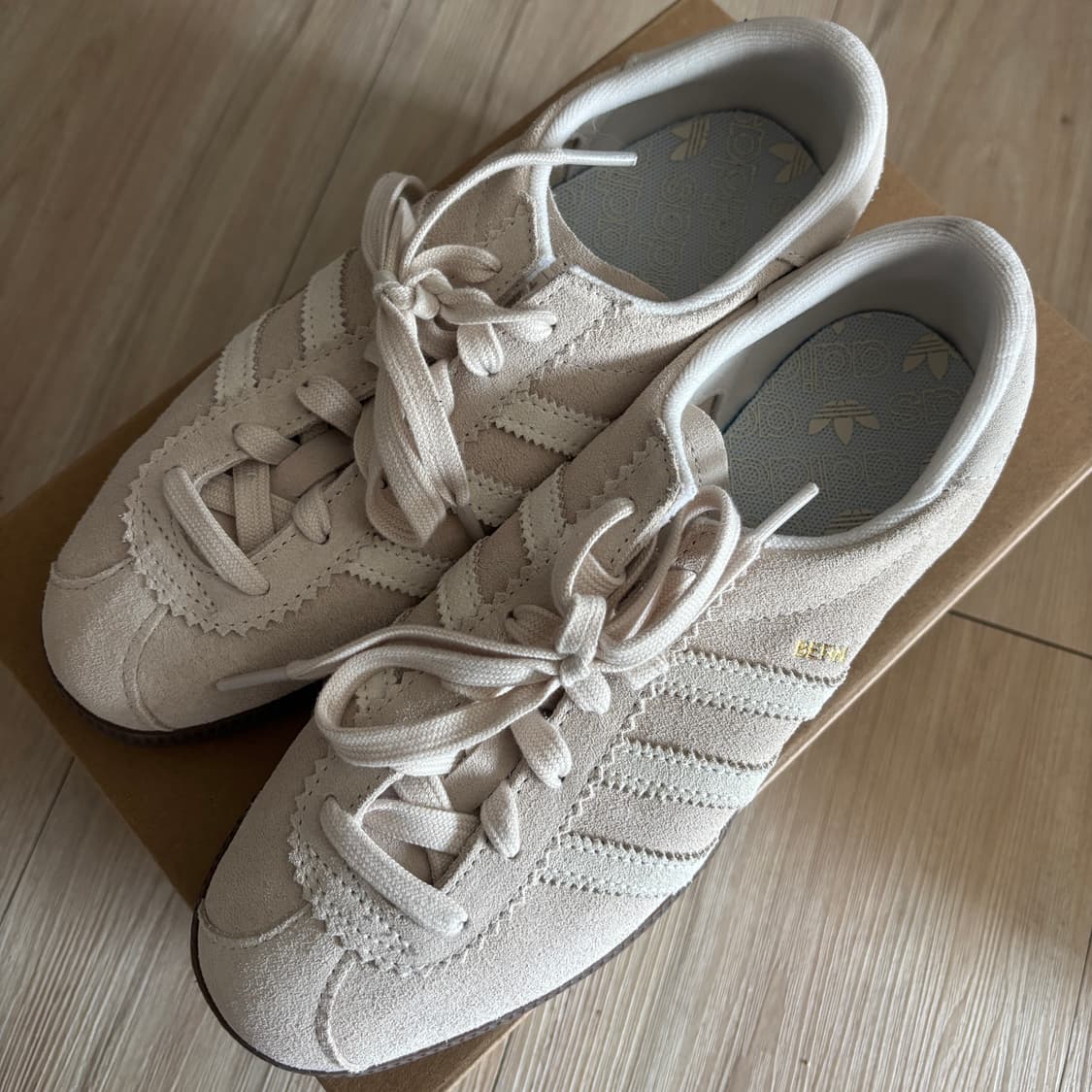 아디다스 베른 원더화이트 230 상품이미지1