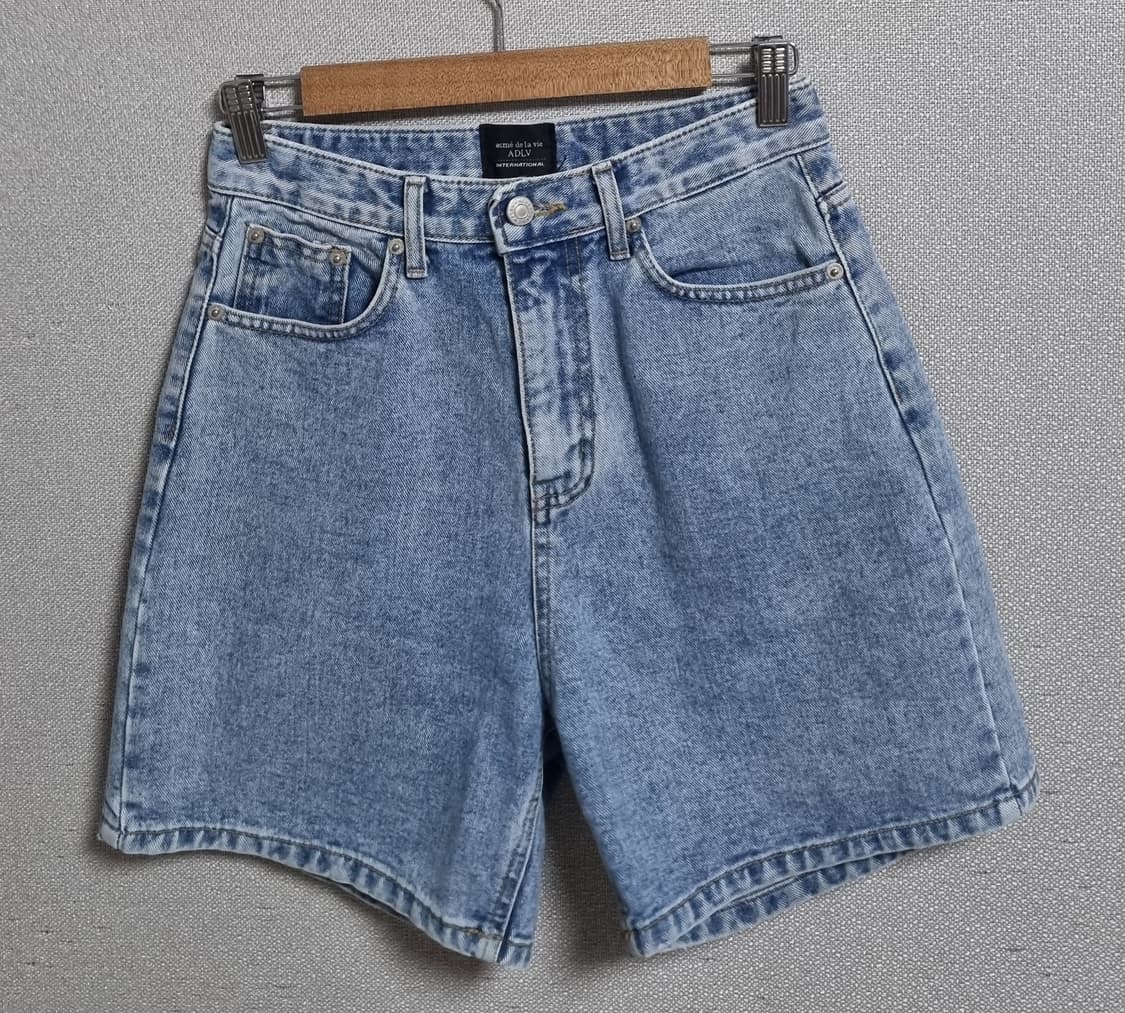 2사이즈 (26) 아크메드라비 연청 데님 반바지 상품이미지1