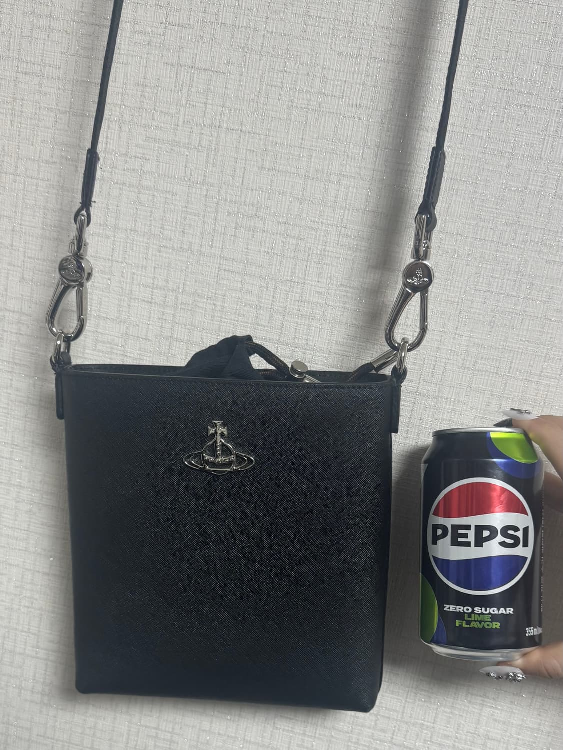 비비안웨스트우드 레더 버킷백 상품이미지5