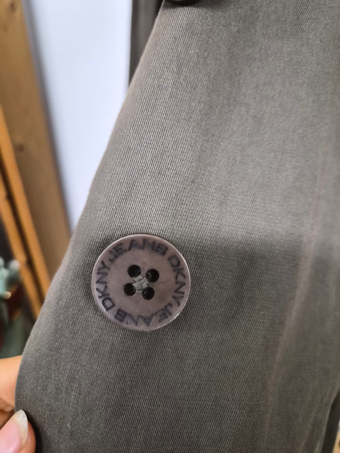 DKNY 사이드벨티드 트렌치코트 상품이미지5