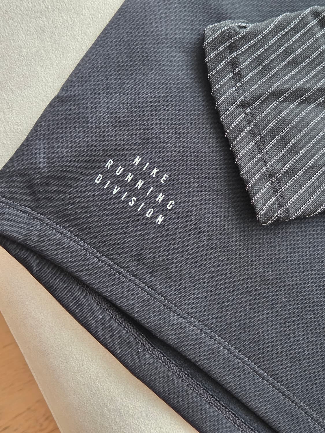 나이키 런 디비전 러닝 하프집업 상품이미지2