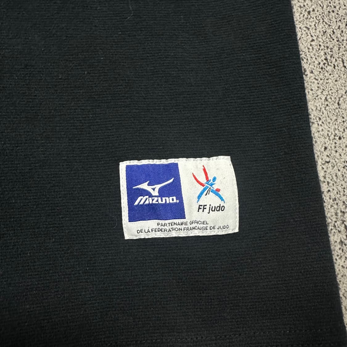 ✨ (바배) 미즈노 유도 쥬도 레트로 블랙 반팔티  상품이미지3