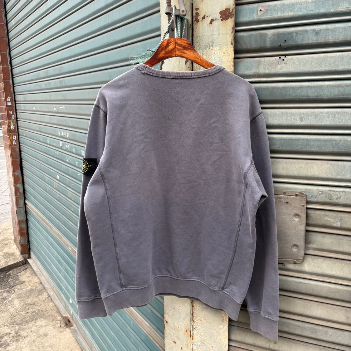 페이딩 스톤 아일랜드 스웻셔츠 상품이미지9