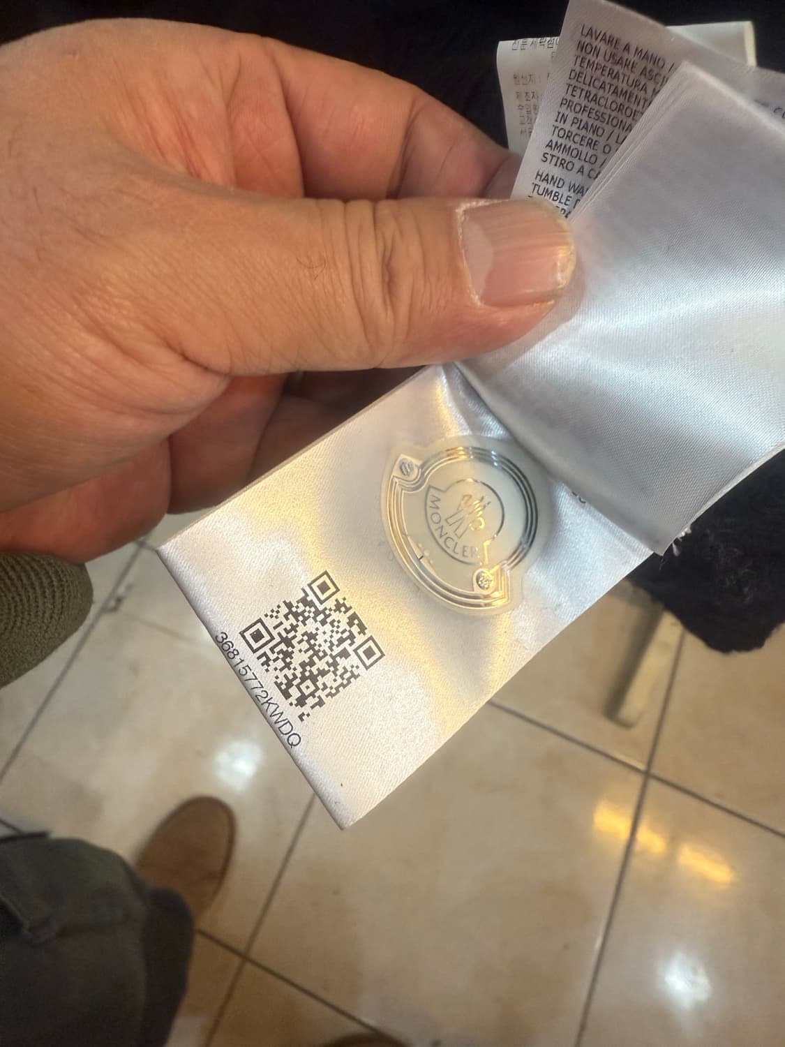 105 정품 몽클레어 니트 팝니다 상품이미지8