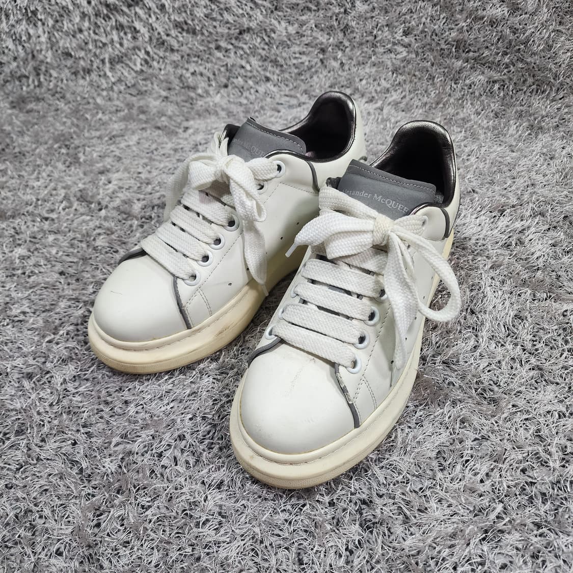 알렉산드맥퀸 스니커즈 38 상품이미지2
