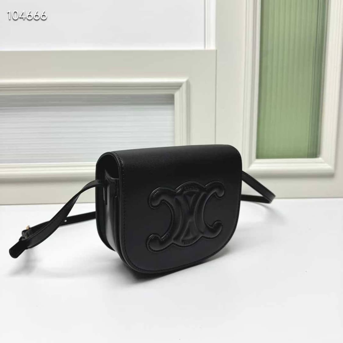 셀린느(Celine) 퀴르 트리옹프 폴코 백 상품이미지8