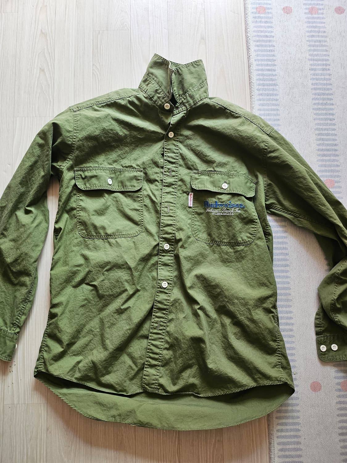 버드와이저 올리브 셔츠 상품이미지1