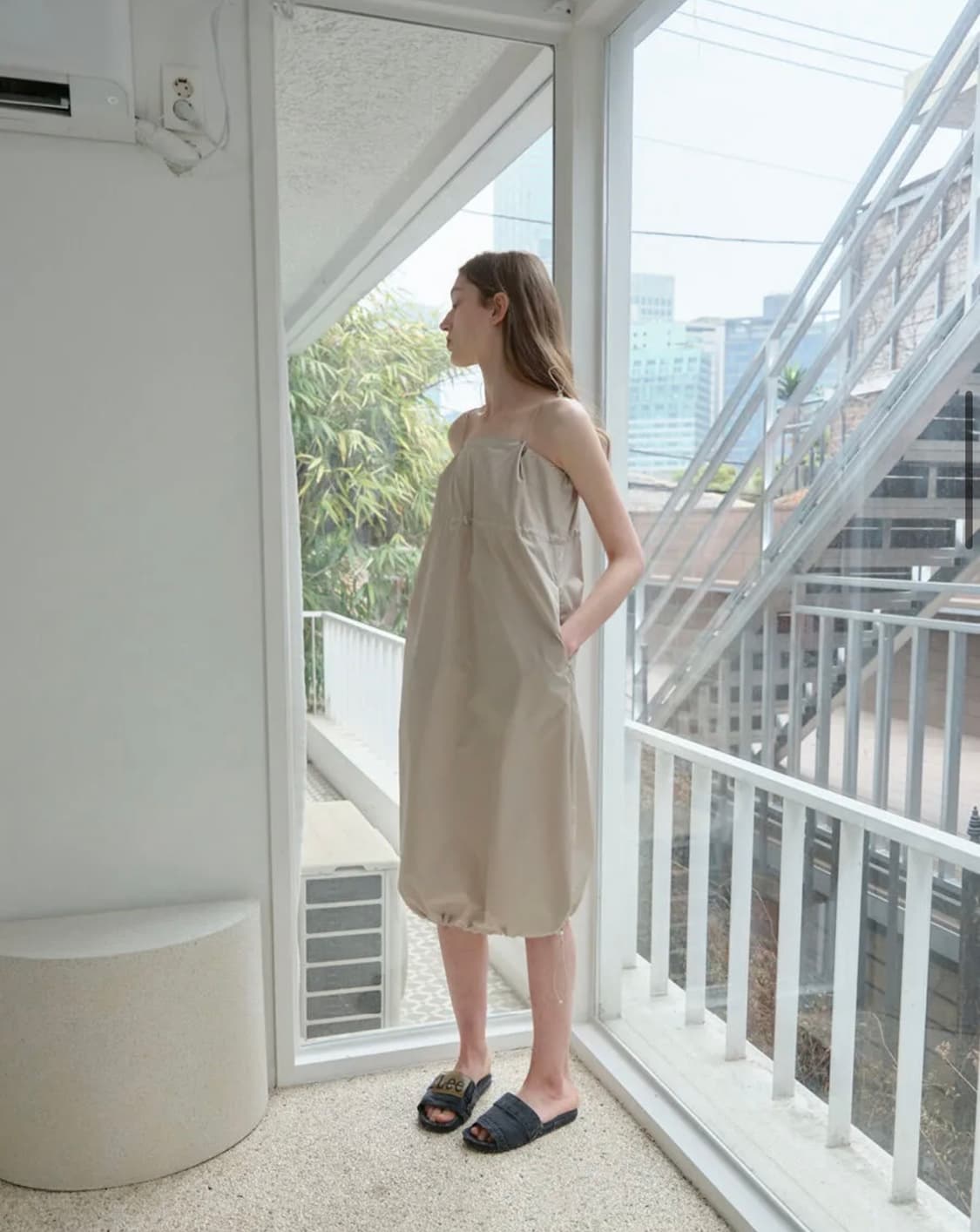 엔조블루스 매트 러스트 드레스 베이지 상품이미지2