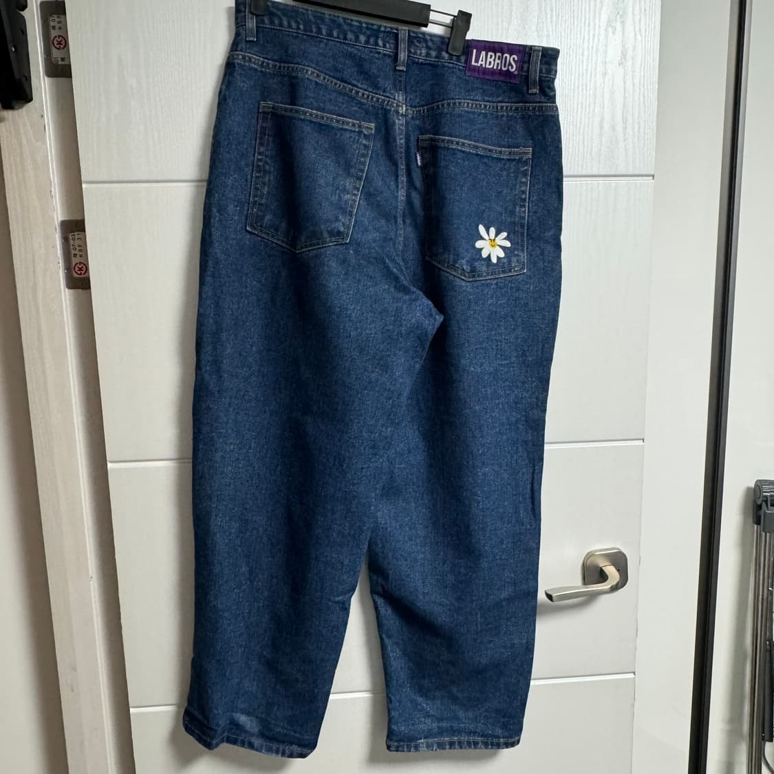 라브로스 스마트 데이지 캣 브러쉬 배기 진 인디고 L 상품이미지2