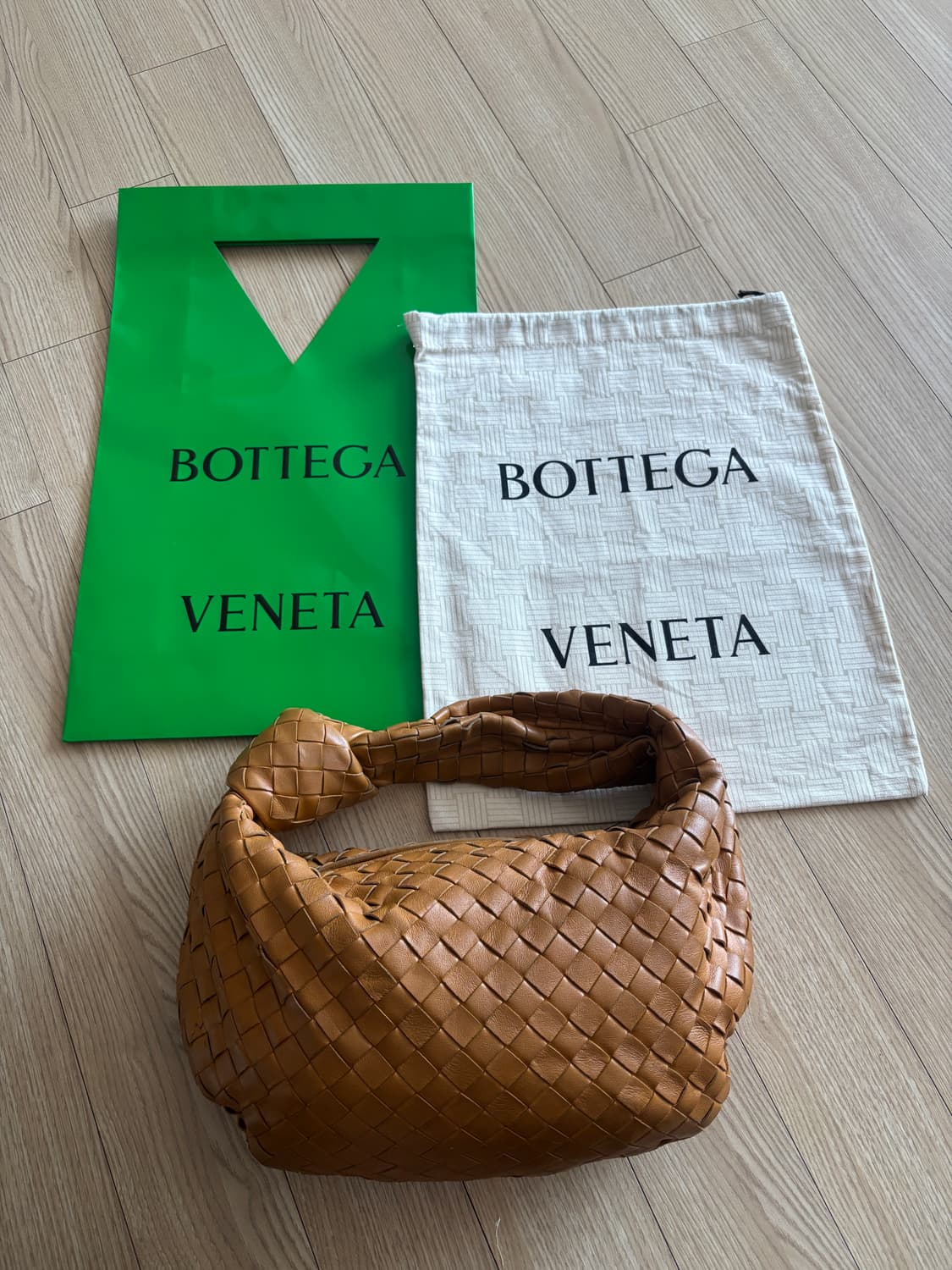 보테가베네타 조디 틴사이즈 아몬드컬러  상품이미지4