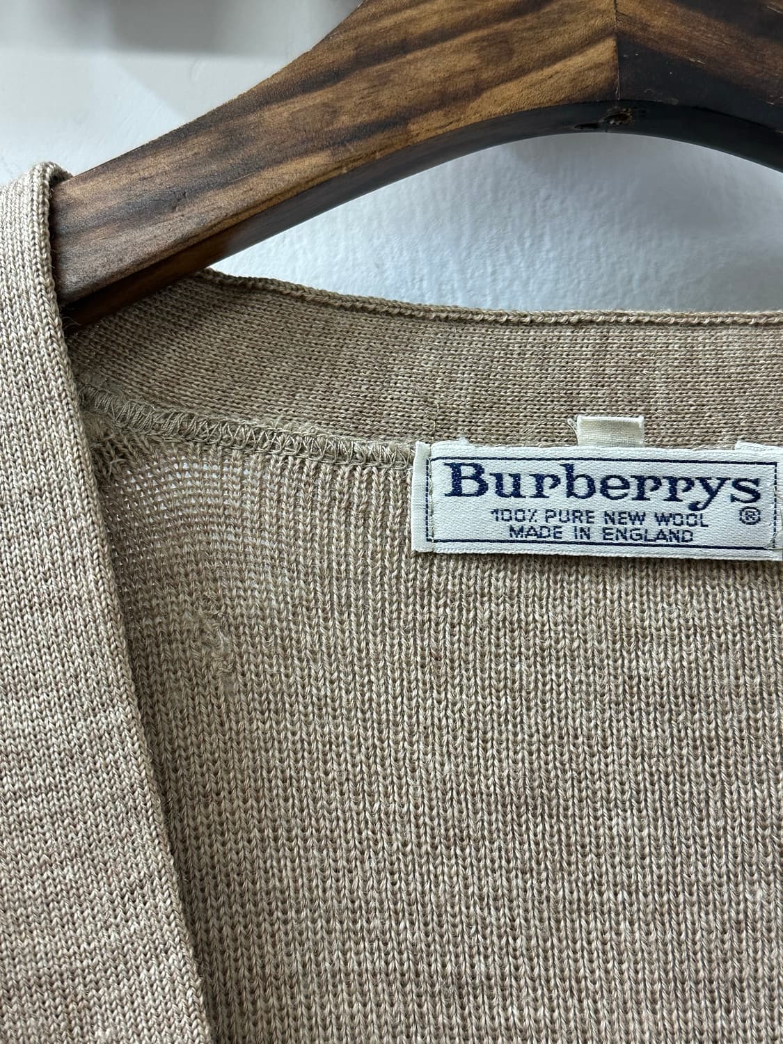 드라이완료 Burberrys Beige Suede Patch Knit 상품이미지5