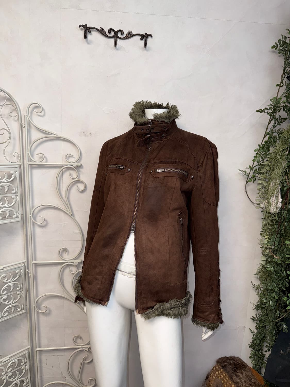 Brown double buckle laceup grunge 무스탕 상품이미지5