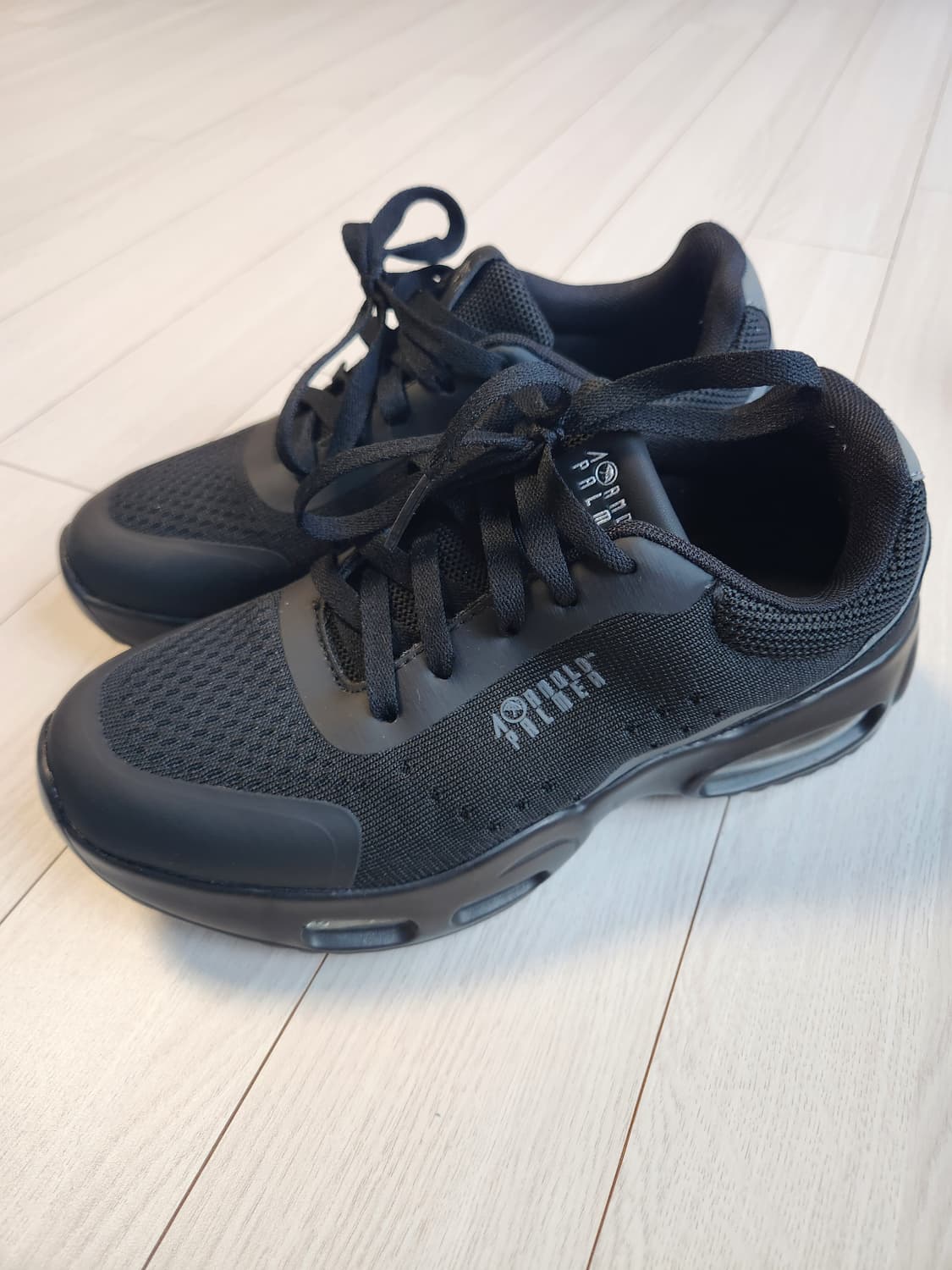 새상품급)아놀드파마 남성 에어운동화 조깅화 워킹화 헬스장 신발 

사이즈 상품이미지1