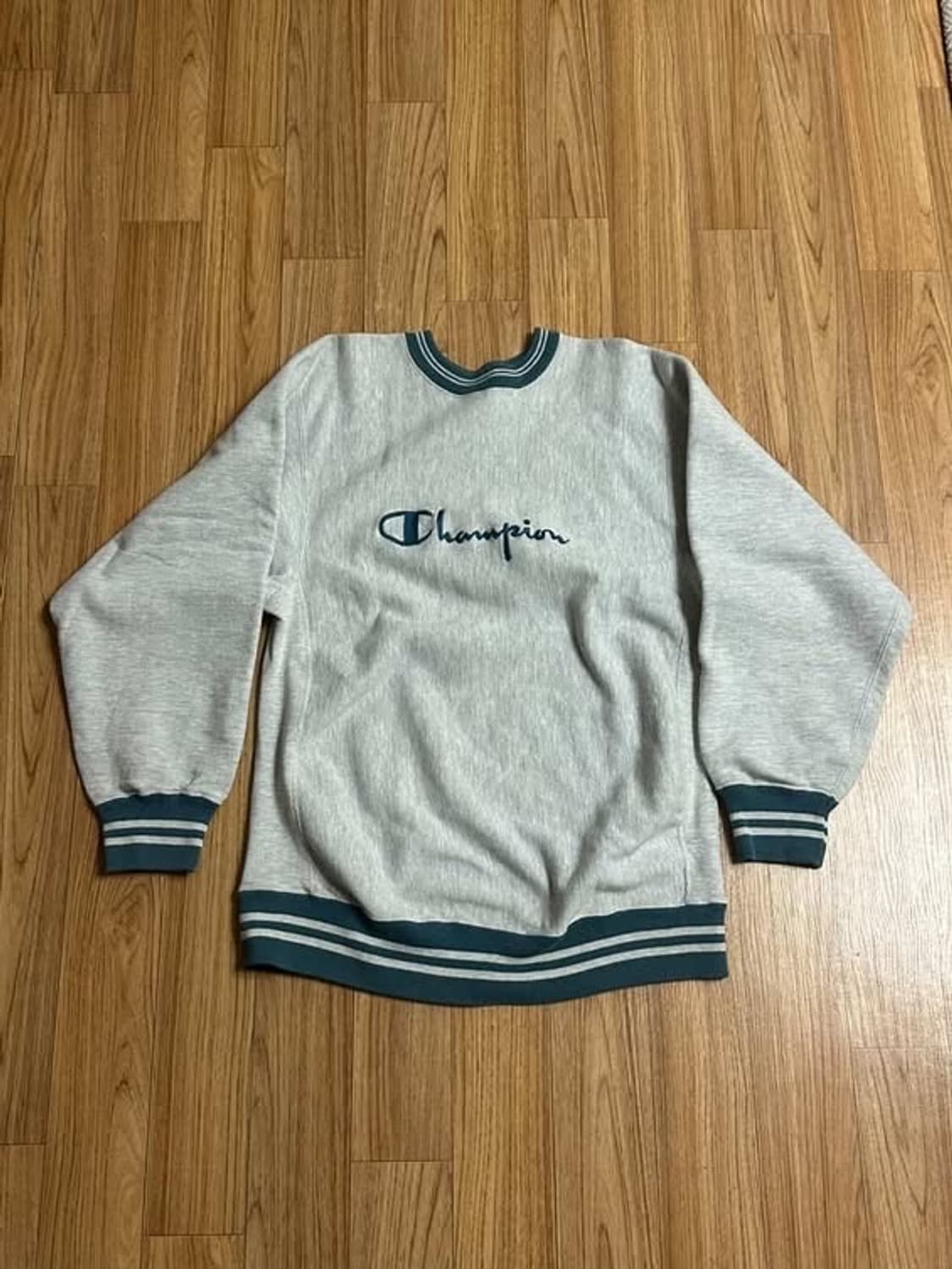 챔피온 리버스위브 90s 빅로고 맨투맨 상품이미지1