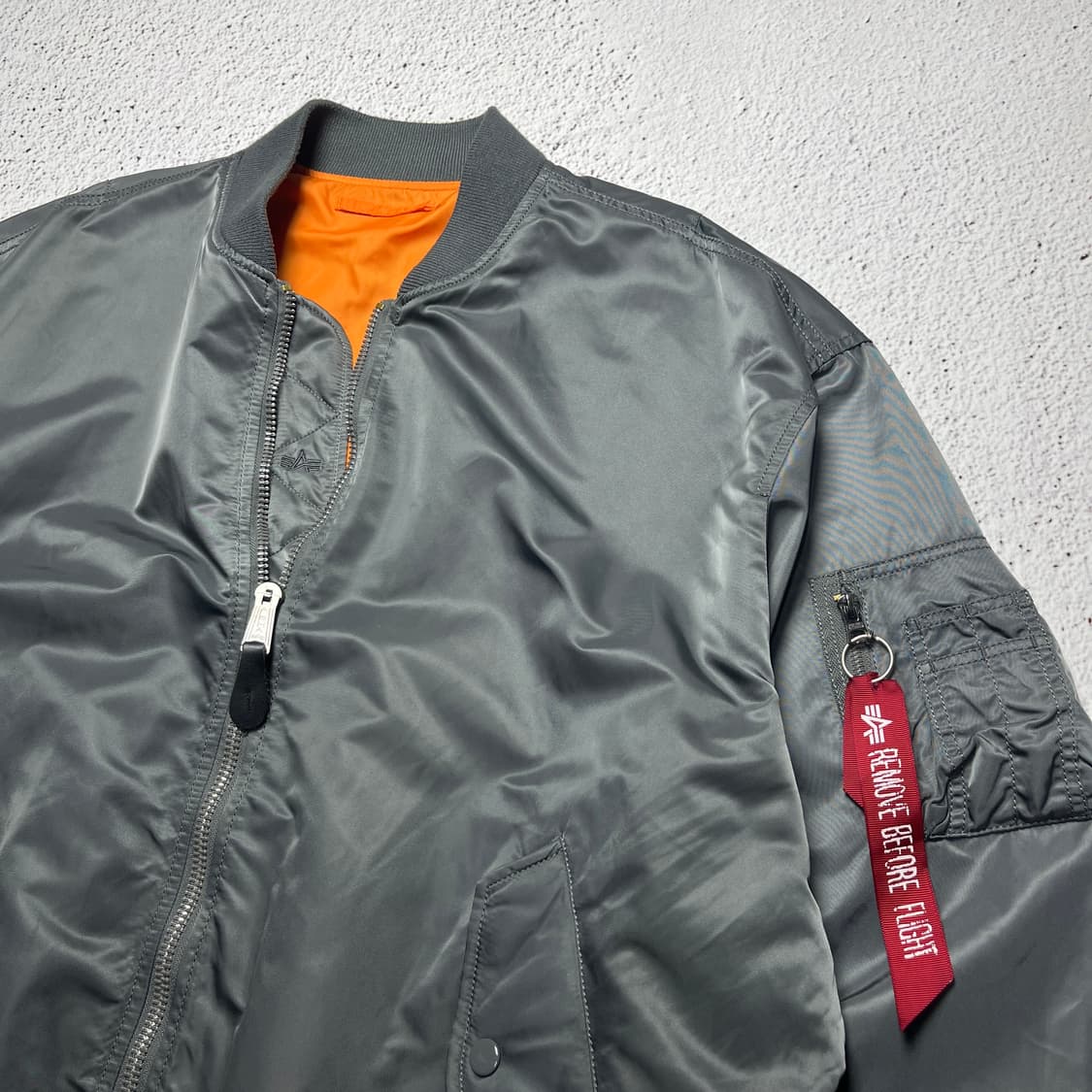 Alpha Industries MA-1 Flight Jacket 상품이미지3