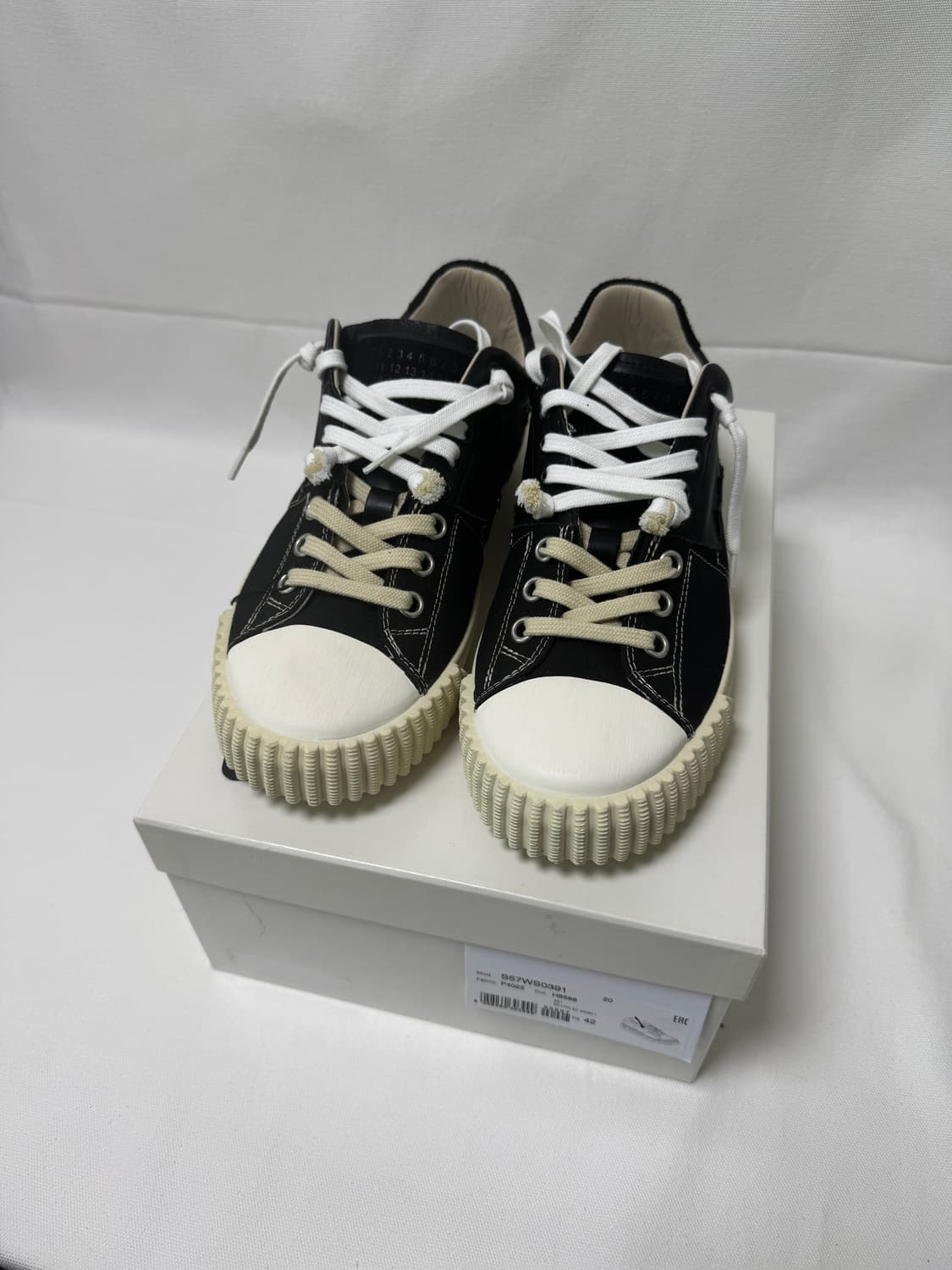 메종 마르지엘라 뉴에볼루션 스니커즈 42 상품이미지1