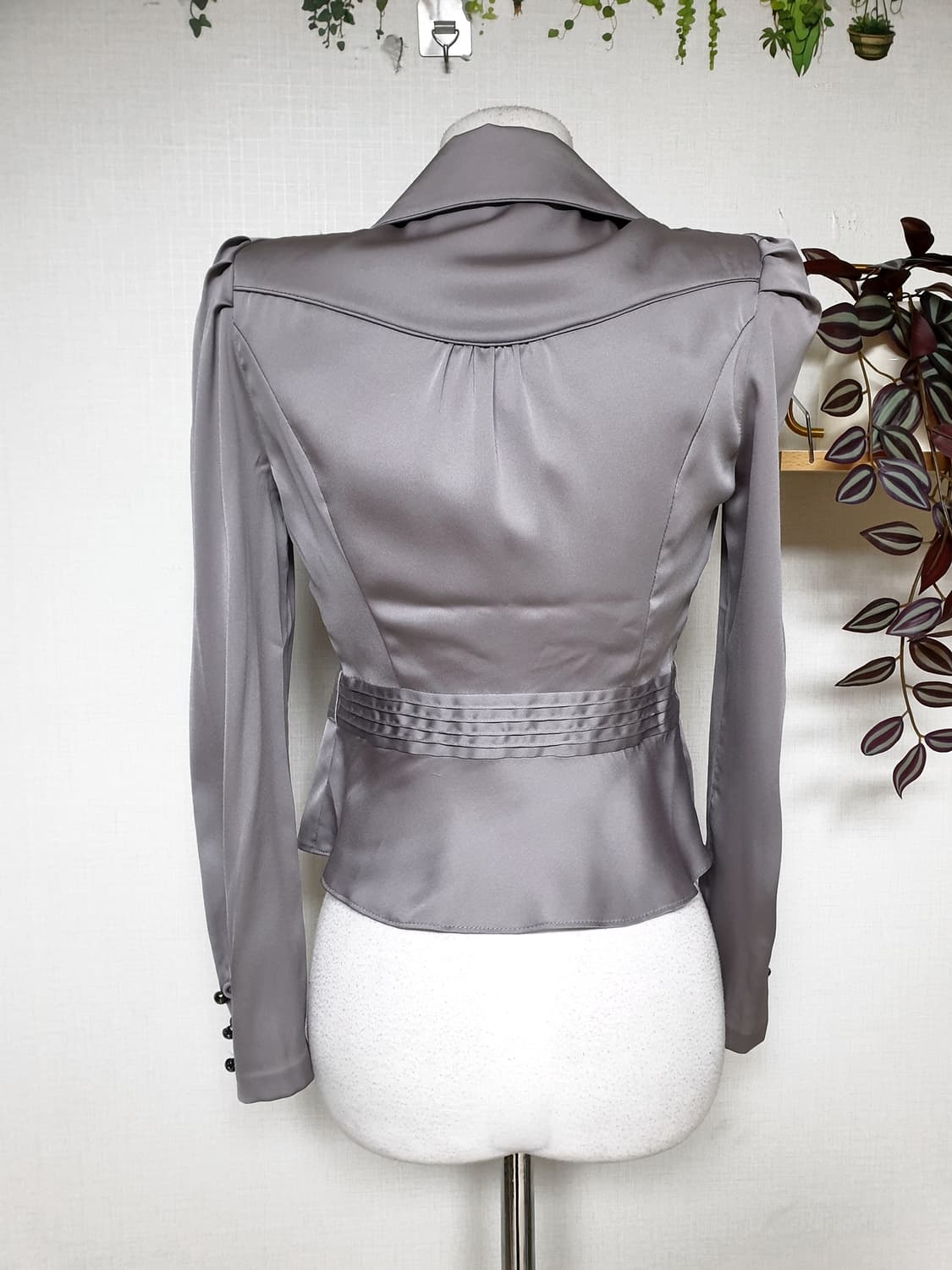 라인 페플럼 랩스타일 블라우스 55 크롭 실버 상품이미지6