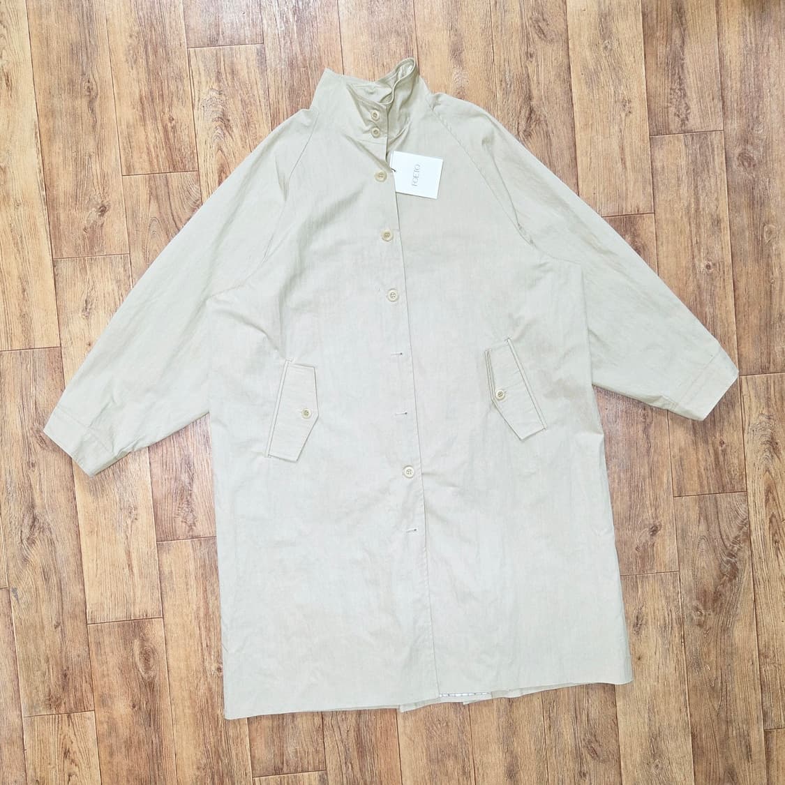 포에토(FOETO) 우디 트렌치코트 프리사이즈 새상품 상품이미지4