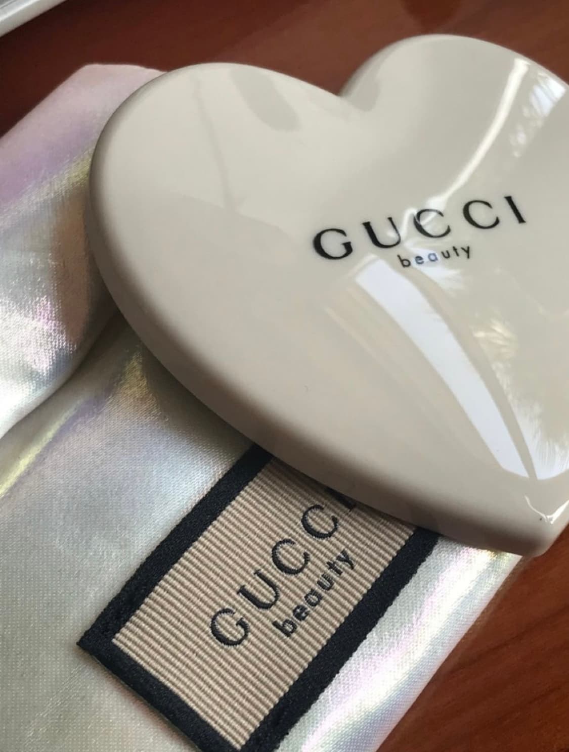 구찌 뷰티 하트 손거울 파우치 세트 상품이미지3