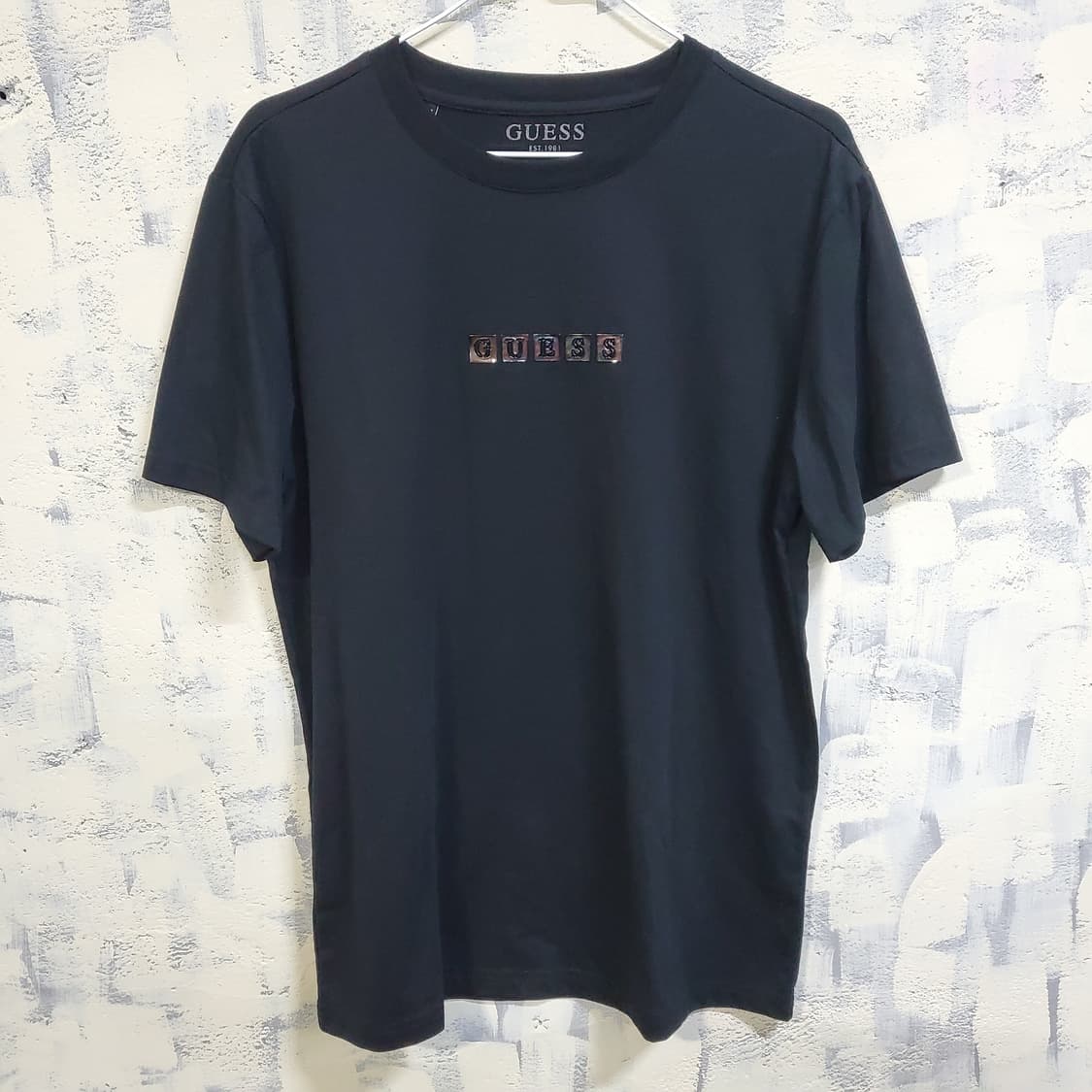 게스 GUESS 블랙 반팔 티셔츠  상품이미지1