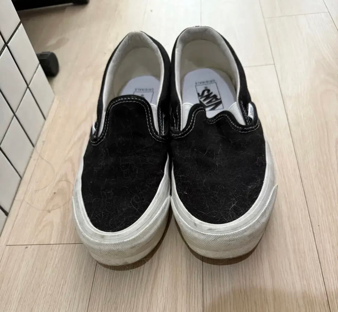 반스 볼트 OG 클래식 슬립온 블랙 240 상품이미지1