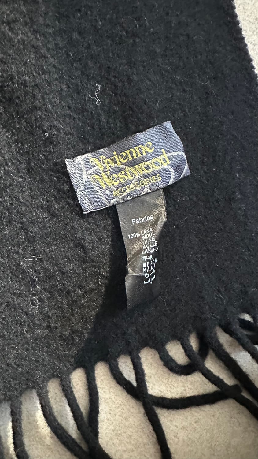 비비안웨스트우드 자수 목도리 머플러 블랙 팝니다 상품이미지5
